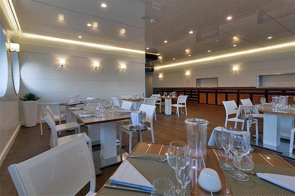 Yacht Club Marina Di Loano Hotel Exterior photo