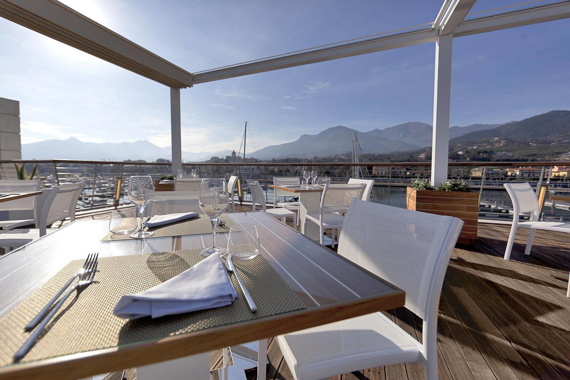 Yacht Club Marina Di Loano Hotel Exterior photo