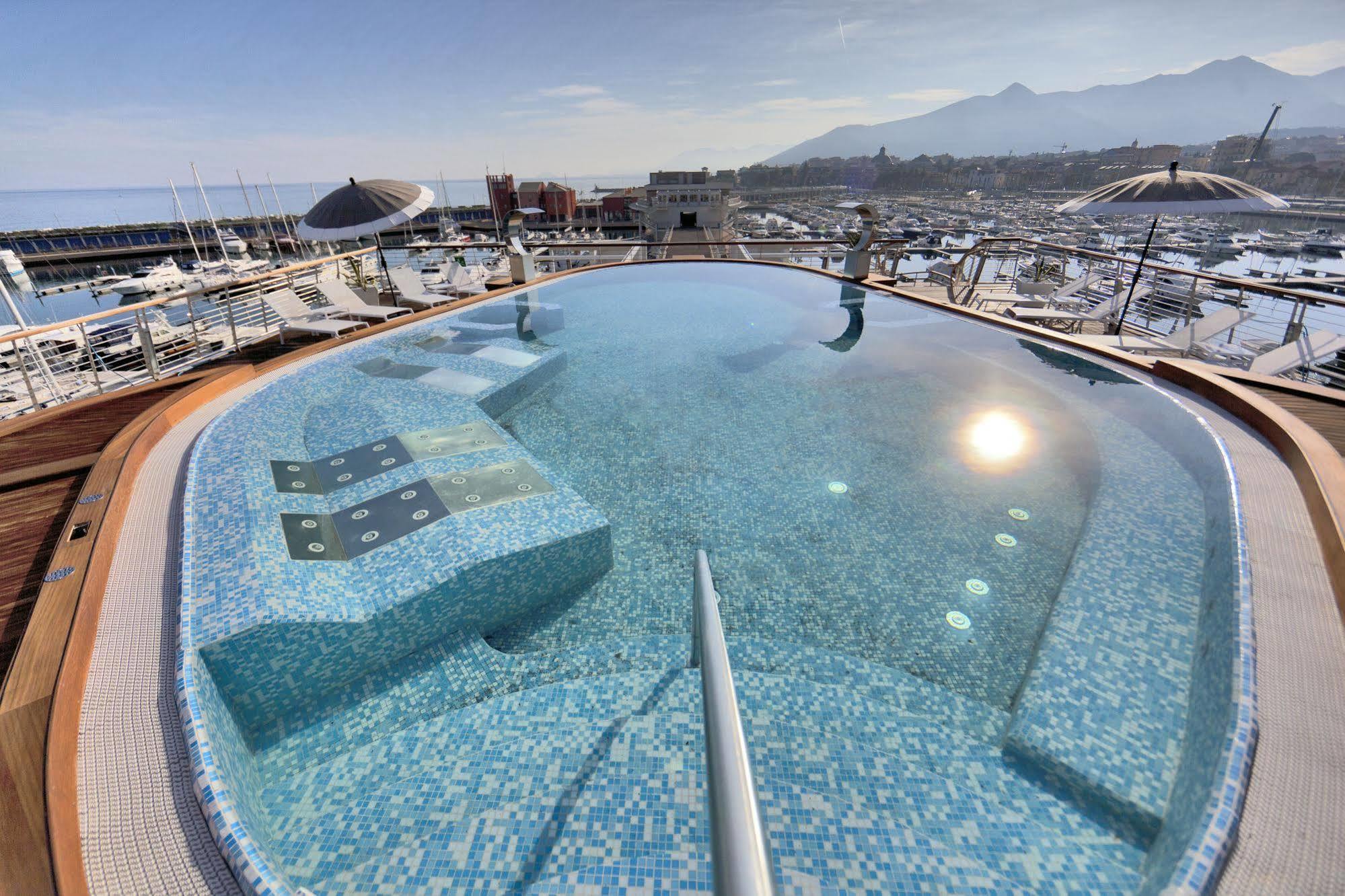 Yacht Club Marina Di Loano Hotel Exterior photo